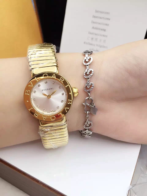 ブルガリ時計正面デザイン